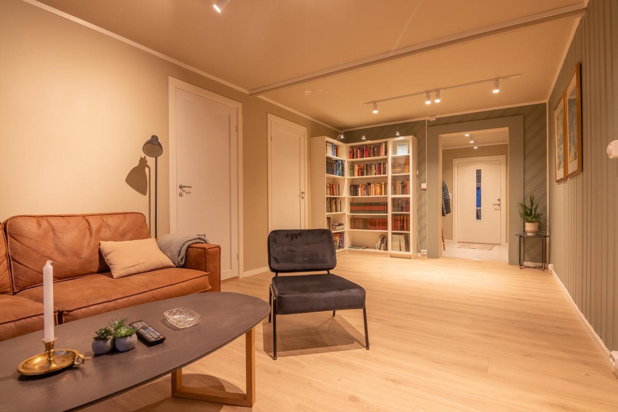Cozy And Spacious Apartment In City Centre Тромсьо Екстериор снимка