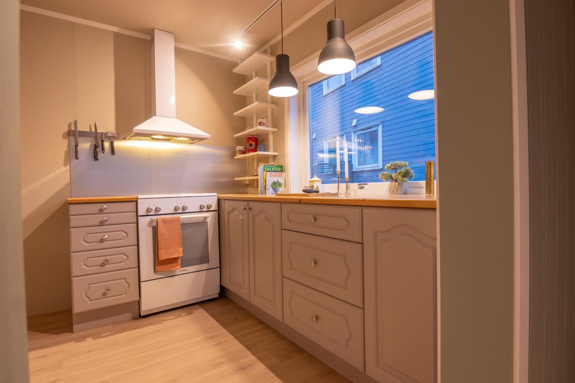 Cozy And Spacious Apartment In City Centre Тромсьо Екстериор снимка