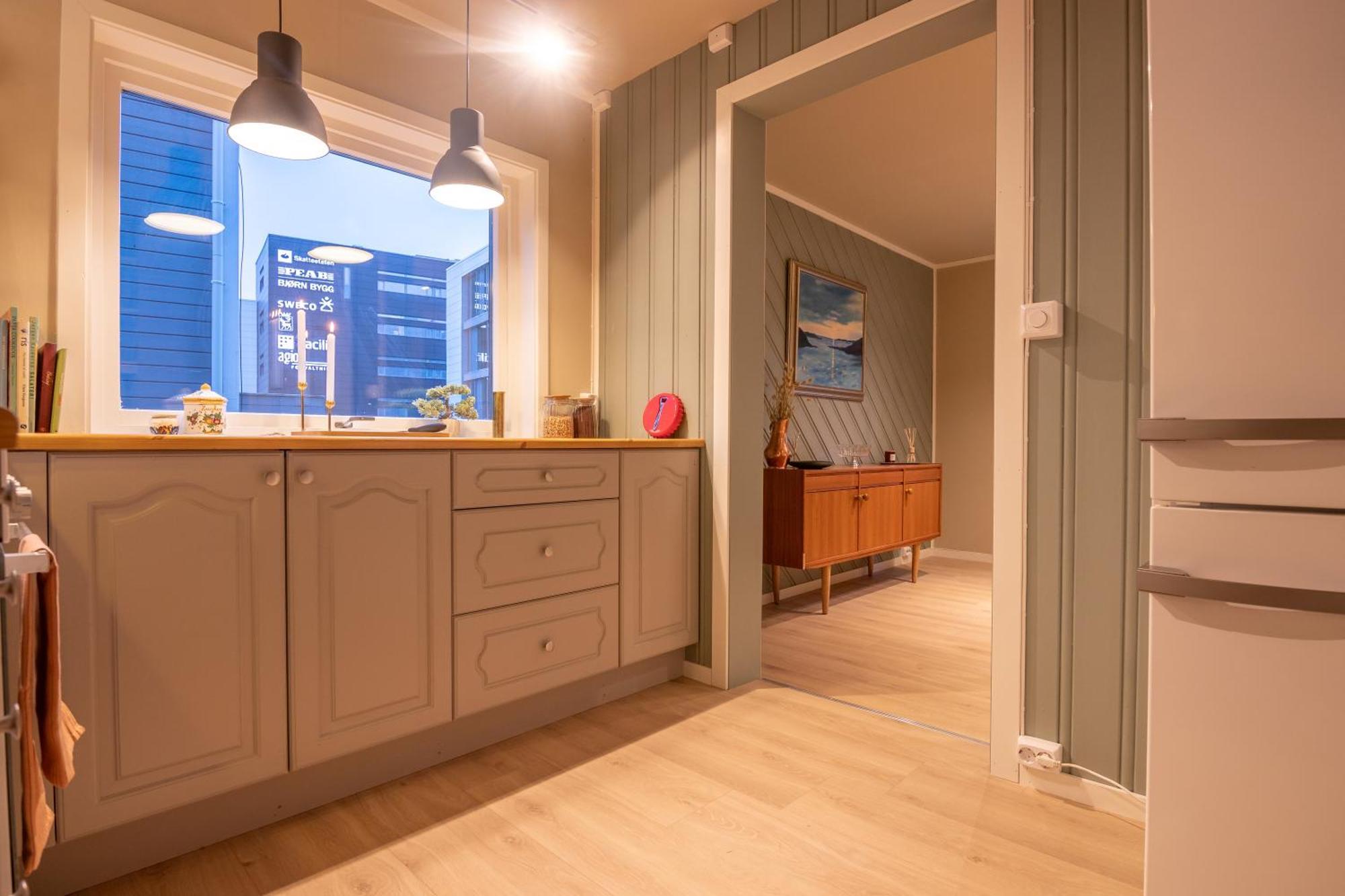 Cozy And Spacious Apartment In City Centre Тромсьо Екстериор снимка