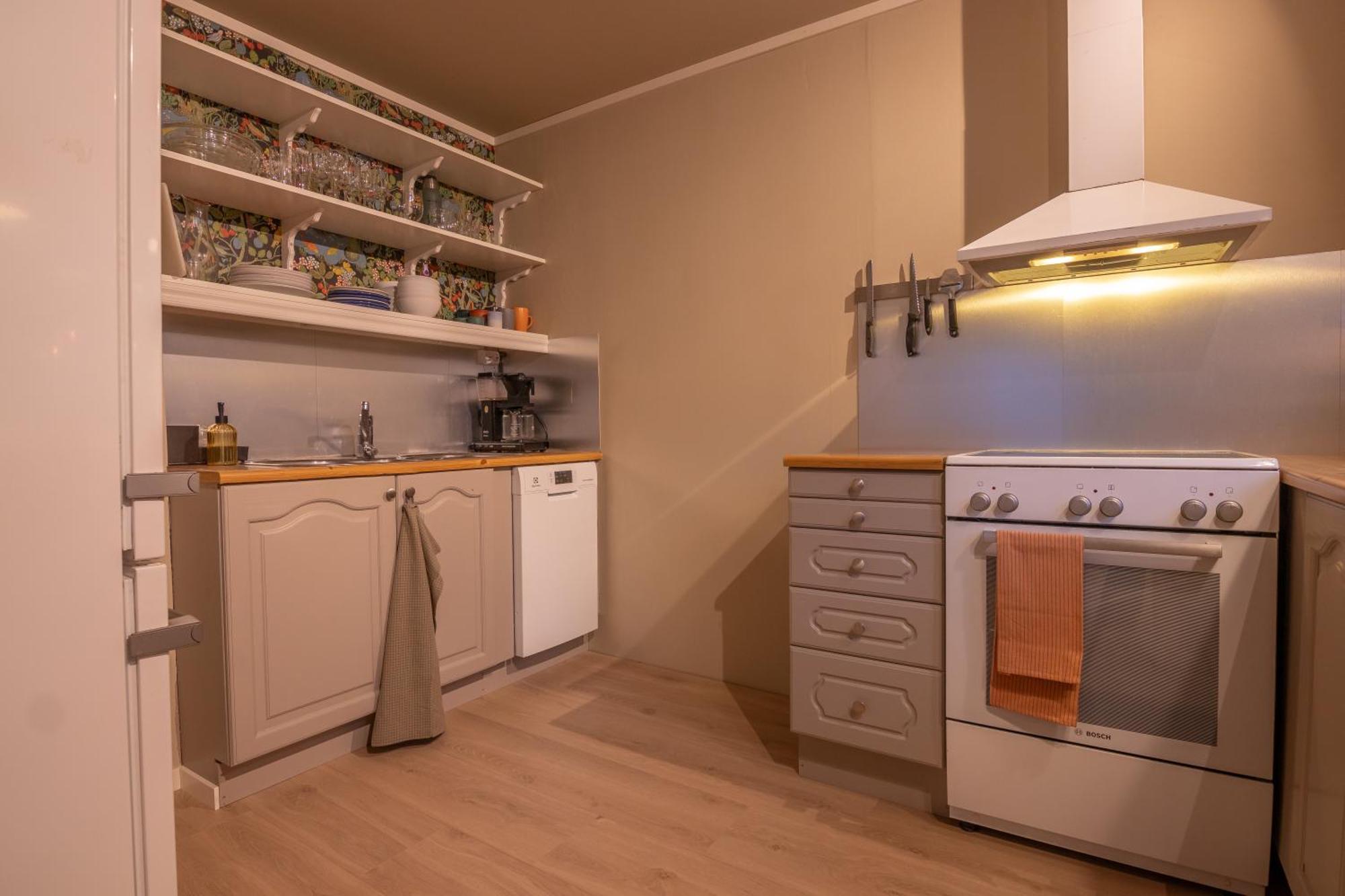 Cozy And Spacious Apartment In City Centre Тромсьо Екстериор снимка
