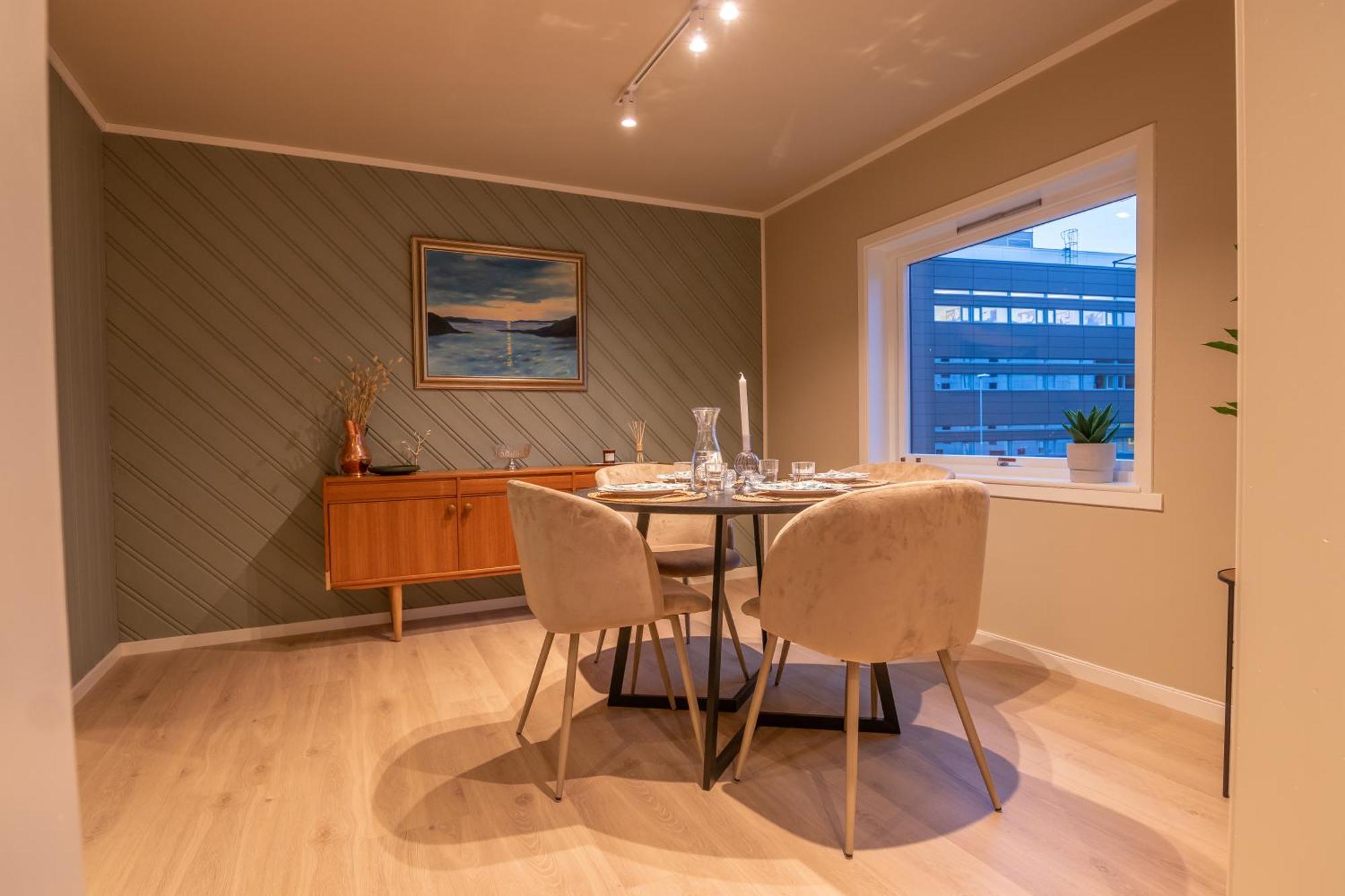 Cozy And Spacious Apartment In City Centre Тромсьо Екстериор снимка