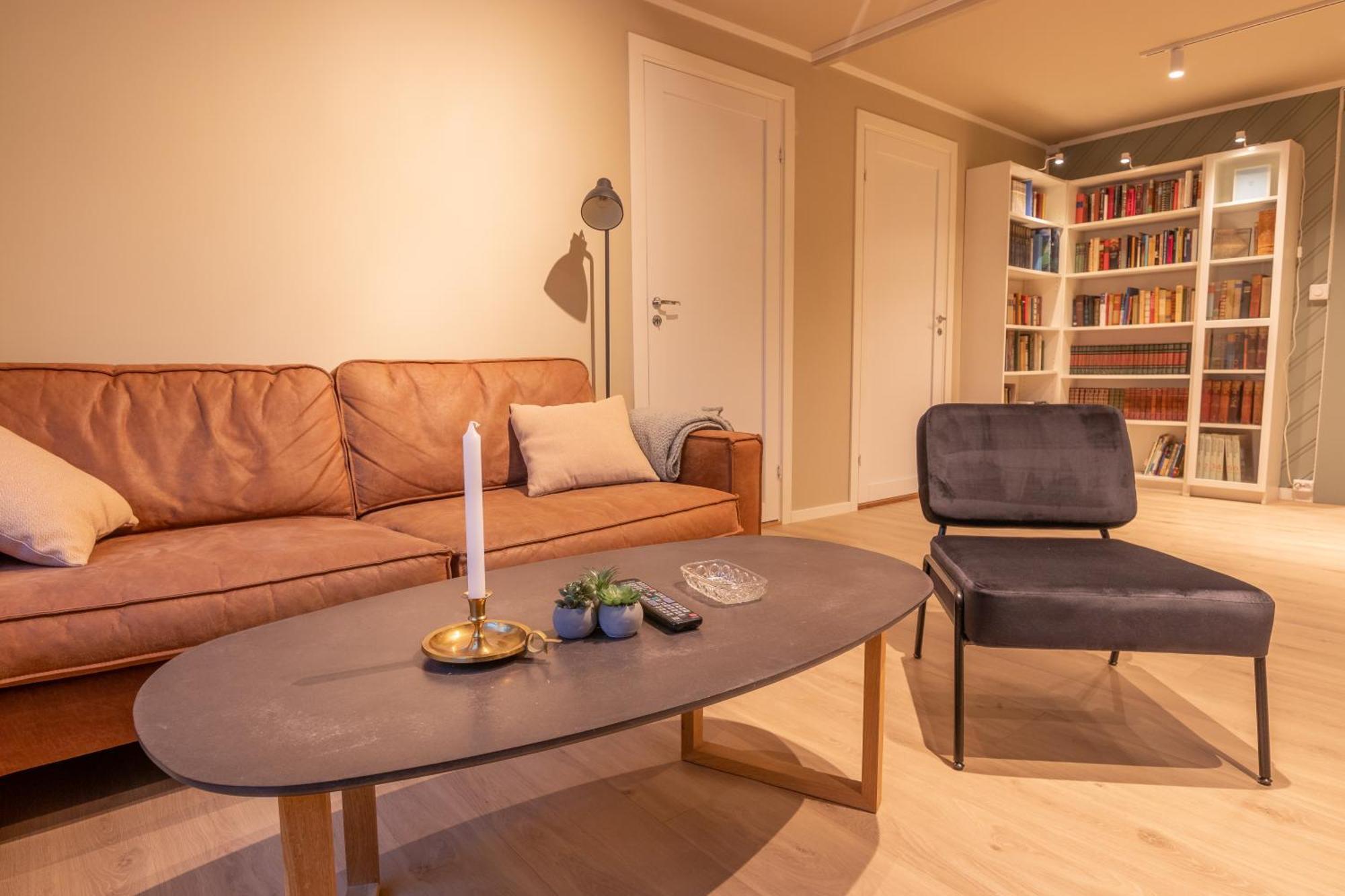 Cozy And Spacious Apartment In City Centre Тромсьо Екстериор снимка
